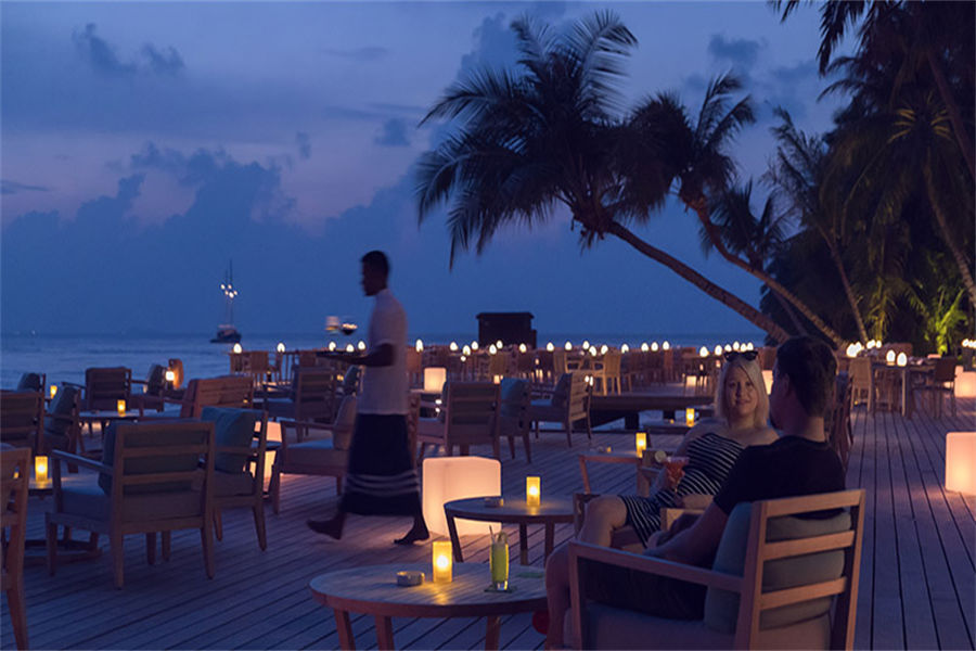 维拉蔓豪 - 海滨酒吧图片1 - Vilamendhoo Island Resort  Bonthi Bar Photo 1