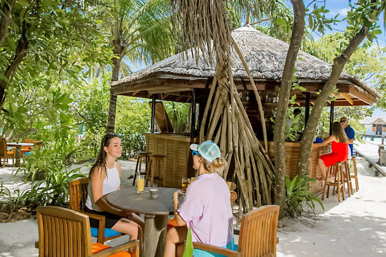 瑞提海滩度假村 - 汉杜瓦鲁酒吧图片3 - Reethi Beach Resort  Handhuvaru Bar Photo 3