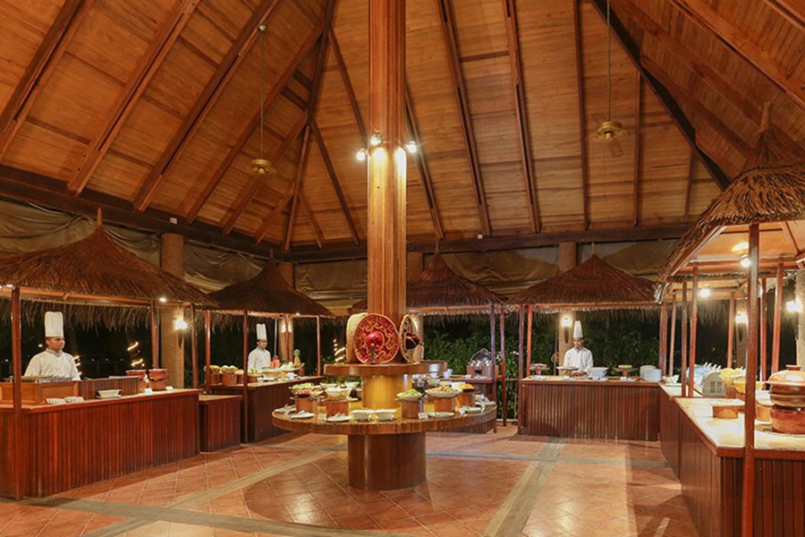 曼德芙仕餐厅 - 美人鱼池畔主餐厅 -  Medhufushi lsland Resort Restaurant