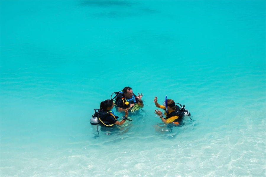瓦露 - 潜水和水上运动图片2 - VARU by Atmosphere Diving & Water Sports Photo 2