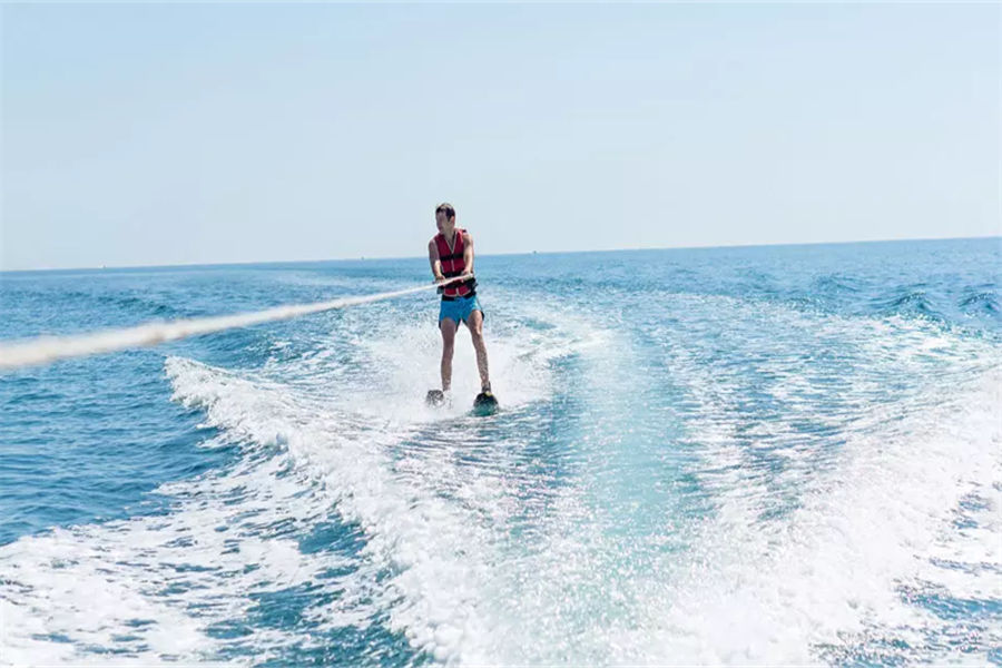 安纳塔纳娜拉杜私人 - 水上运动图片3 - Naladhu Private Island Water Sports Photo 3