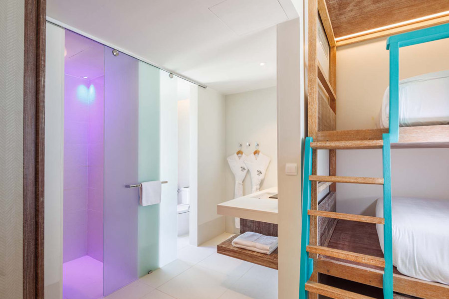 硬石 - 2卧复式白银家庭套房图片4 - Hard Rock Hotel Maldives Family Studio Master Bedroom Photo 4