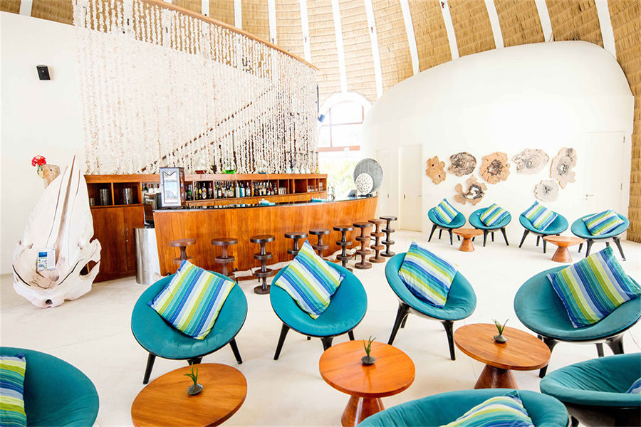 康杜玛 - 酒廊图片1 - Holiday Inn Resort Kandooma Maldives  The Lounge Photo 1