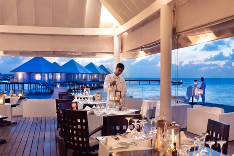 钻石泰达芙士 - 水上餐厅图片1 - Diamonds Thudufushi Beach&Water Villas Aqua Over Water Restaurant Photo 1