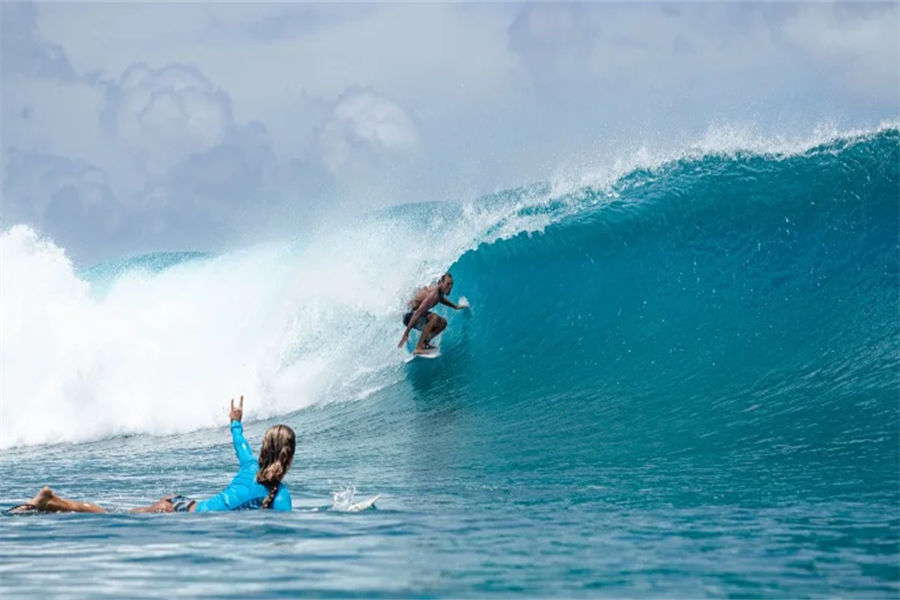 尼亚玛 - 冲浪图片2 - Niyama Private Islands Maldives Surfing Photo 2