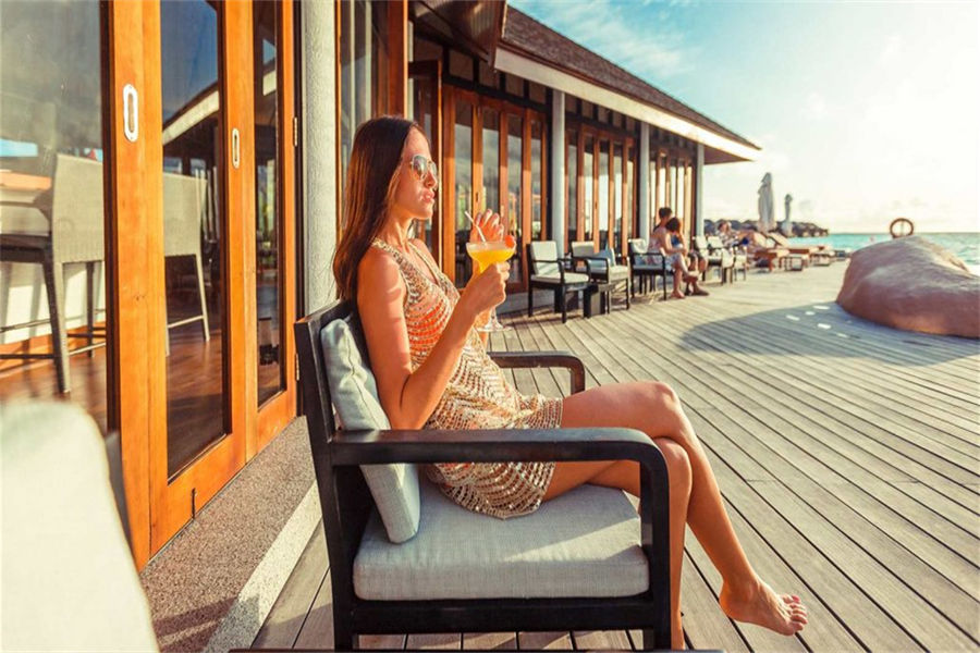 莉莉岛 - 泳池酒吧图片4 -  Lily Beach  Resort Aqva Pool Bar Photo 4