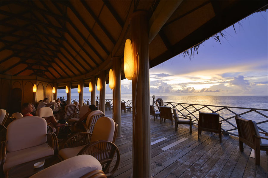 安嘎嘎岛 - 日落酒吧图片1 - Angaga Island Resort Sundown Bar Photo 1