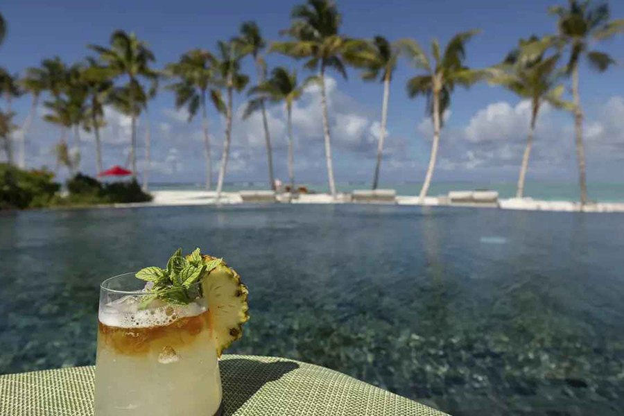 巴塞罗度假村 - Breeze 酒吧图片2 - Barcelo Whale Lagoon Maldives Breeze Bar Photo 2