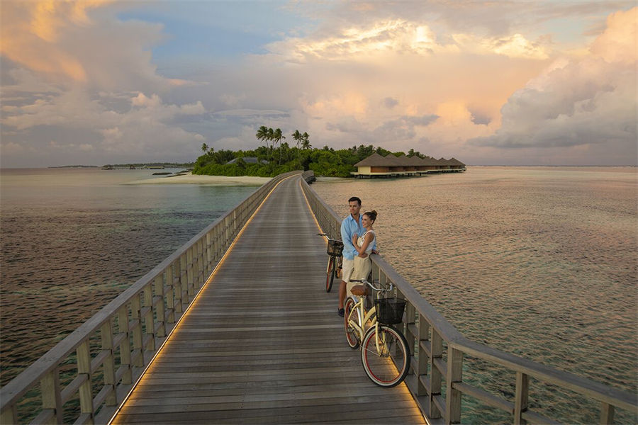瑞喜敦D - 跨岛栈桥图片1 -  The Residence Maldives at Dhigurah The Bridge Photo 1