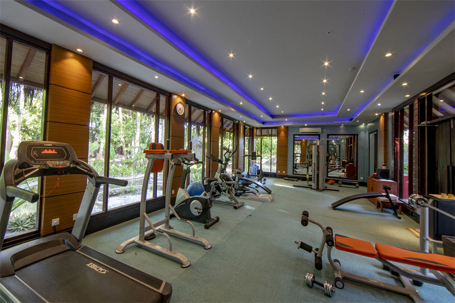 芙拉薇莉 - 健身房和网球场图片3 - Furaveri lsland Resort & Spa Fitness Center Photo 3