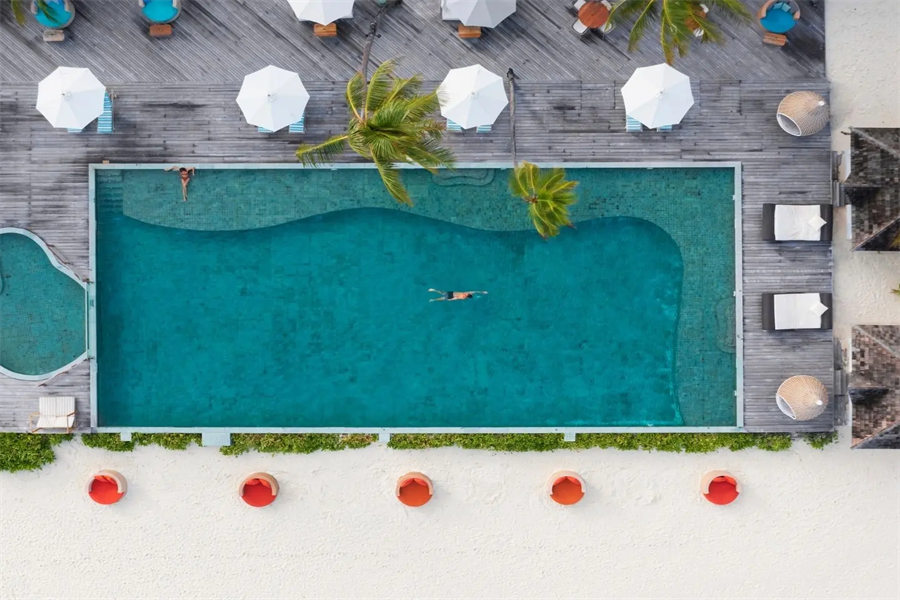 薇拉瓦鲁 - 无边泳池餐厅&酒吧图片1 - Angsana Velavaru Maldives Kuredhi Photo 1