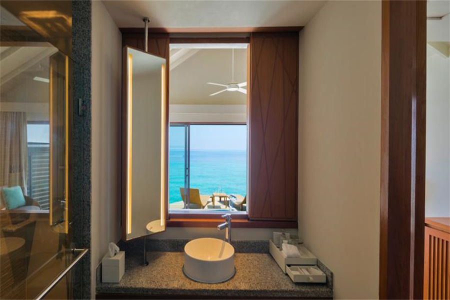 圣塔拉富士 - 豪华落日水上别墅图片4 - Centara Ras Fushi Resort & Spa Maldives Deluxe Sunset Overwater Villa Photo 4