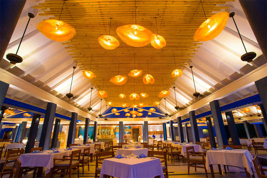 芙拉薇莉 - 主餐厅图片1 - Furaveri lsland Resort & Spa Jaafaeiy Restaurant Photo 1