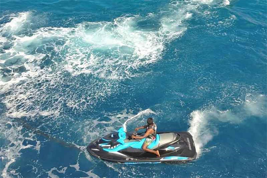 奥静洛碧吉利 - 潜水和水上运动图片2 - OBLU SELECT LobiGili Diving & Water Sports Photo 2