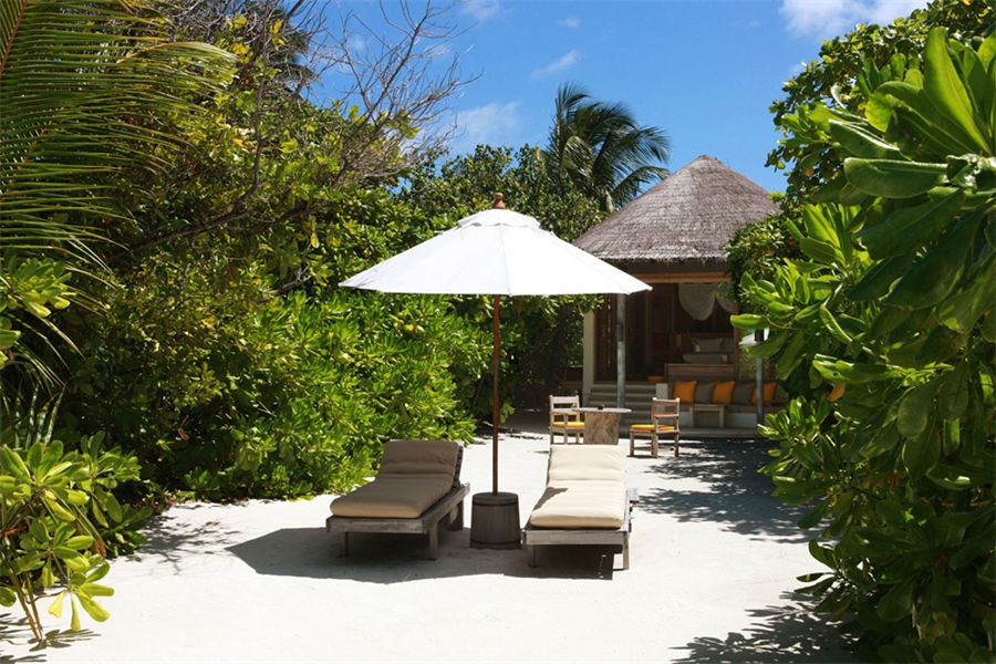六善拉姆 - 泻湖沙滩泳池别墅图片1 - Six Senses Latitude Laamu Lagoon Beach Villa with Pool Photo 1