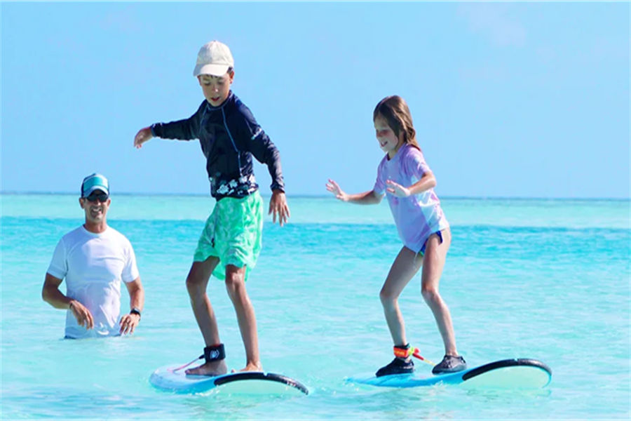 安纳塔拉笛古 - 冲浪图片2 - Anantara Dhigu Resort & Spa Surfing Photo 2