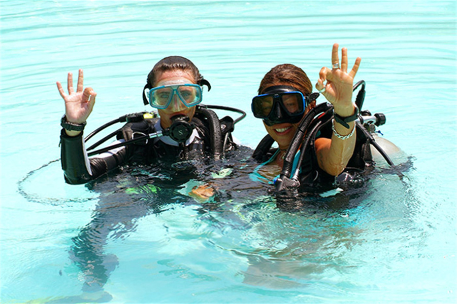 白金岛  - 潜水及水上运动图片3 - Adaraan Hudhuranfushi  Diving and Water Sports Photo 3