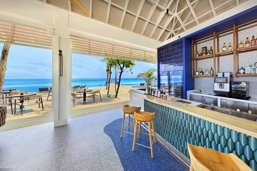 安纳塔拉安凡尼 - 鲣鱼泳池酒吧图片1 - Avani+ Fares Maldives  The Skipjack Bar Photo 1