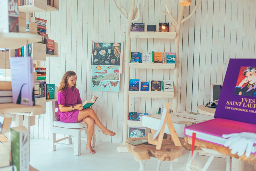 索尼娃贾尼 - 赤脚书屋图片3 - Soneva Jani  Barefoot Bookseller Photo 3