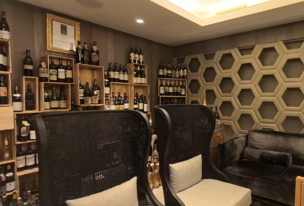 瑞吉 - 酒窖酒吧图片1 - The St. Regis Maldives Vommuli Resort Wine cellar bar Photo 1