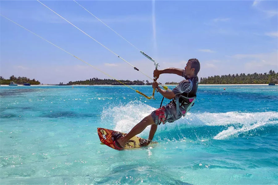 安纳塔拉笛古 - 水上活动图片2 - Anantara Dhigu Resort & Spa Water Sports Photo 2