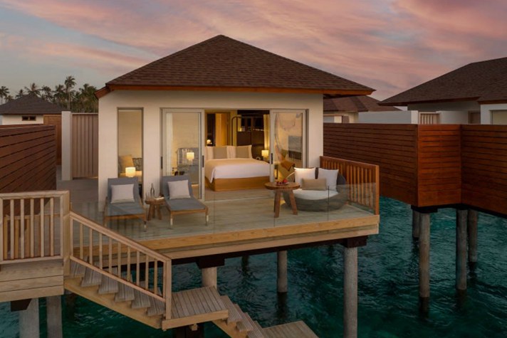 安纳塔拉安凡尼 - 日落水上别墅图片2 - Avani+ Fares Maldives  Sunset Over Water Villa Photo 2
