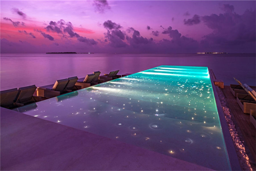 瑰宝 - 星空泳池酒吧图片4 - Heritance Aarah Maldives Luxury Resort Infinity Pool Bar Photo 4