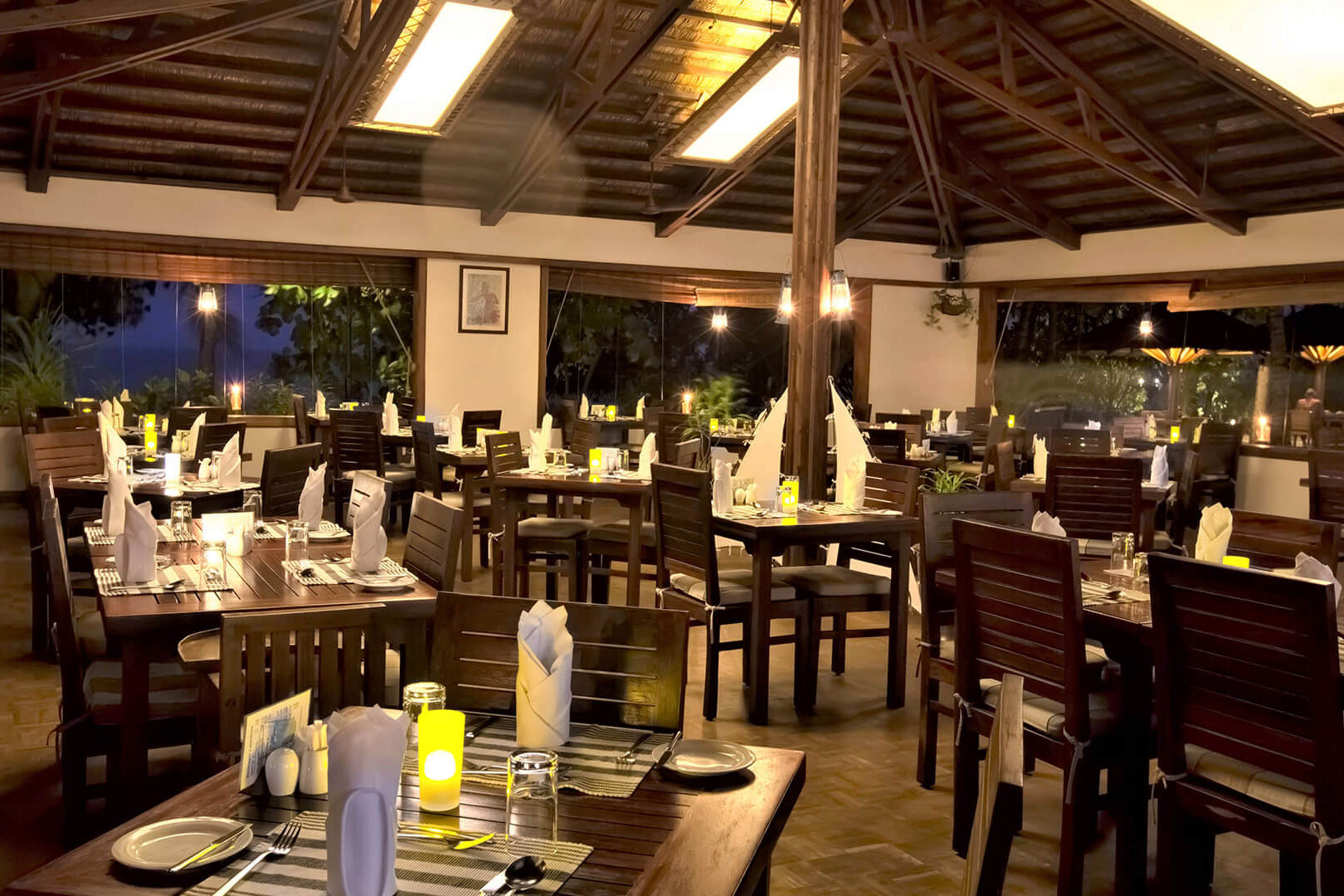 瑞提海滩度假村餐厅 - 雷恩迪主餐厅 - Reethi Beach Resort  Restaurant