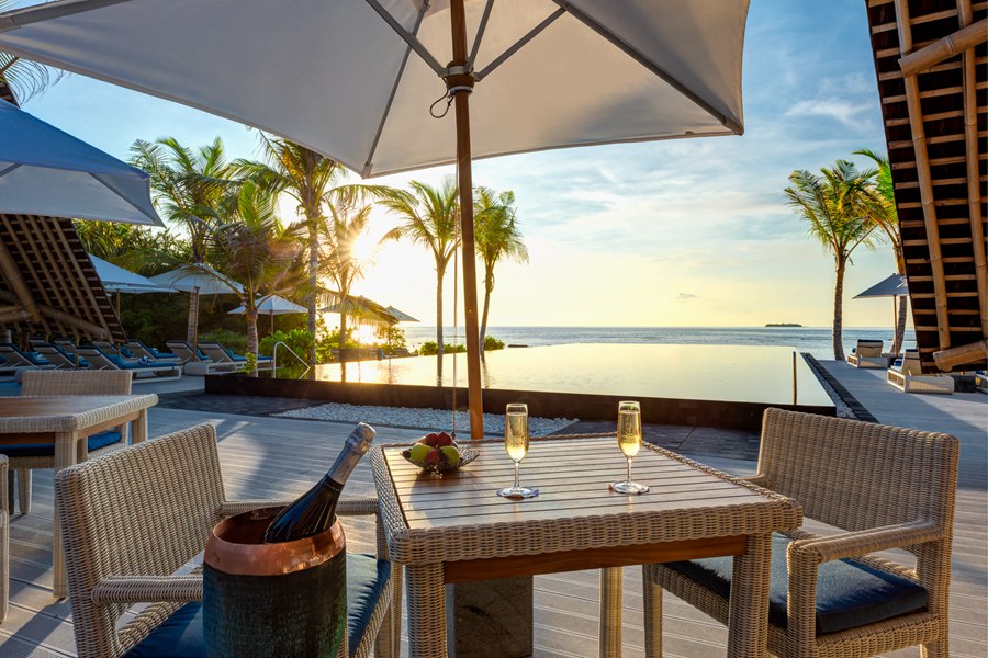 库勒迪瓦鲁 - 池畔烧烤餐厅图片3 - Kuredhivaru Resort and Spa Latitude 5.5 Photo 3