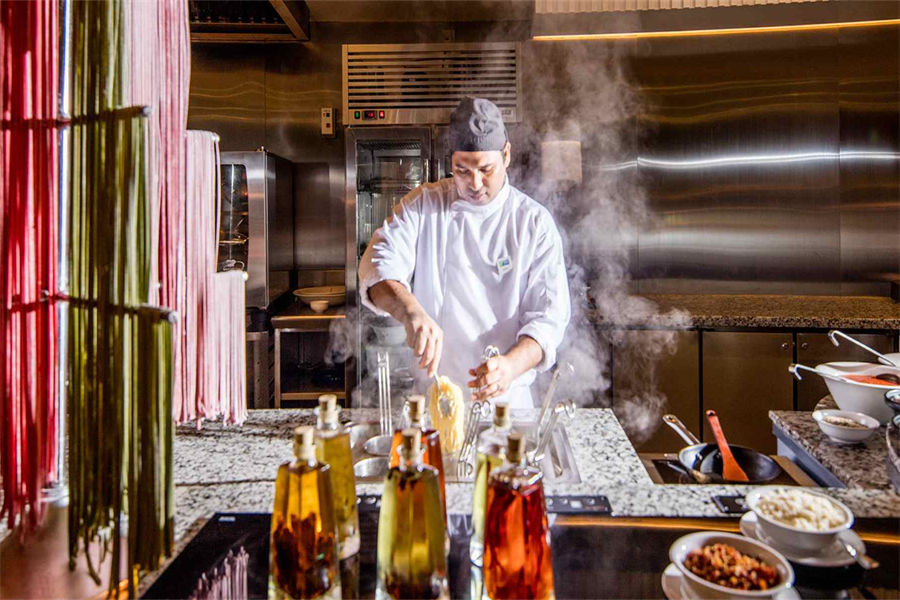 康杜玛 - 咖啡主餐厅图片4 - Holiday Inn Resort Kandooma Maldives  Kandooma Café Photo 4