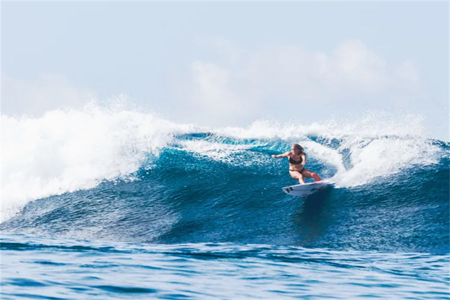 安纳塔拉薇利 - 冲浪图片3 - Anantara Veli Resort Maldives Surfing Photo 3