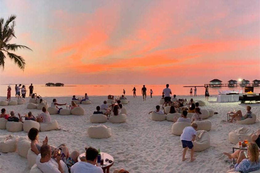 新鲁滨逊努努 - 落日酒吧图片1 - Robinson Club Noonu Sundowner Bar Photo 1