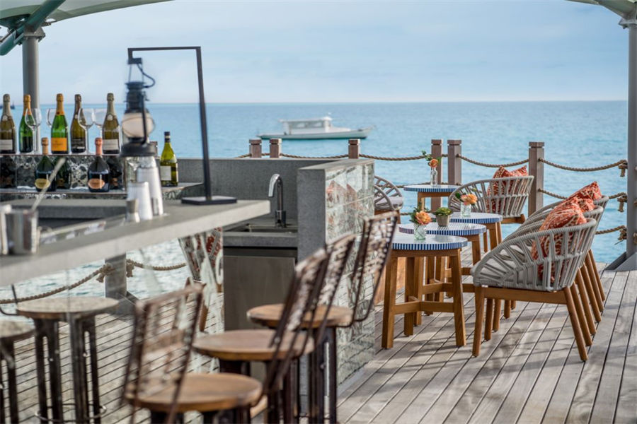 洲际 - 日落酒吧图片2 - InterContinental Maldives Maamunagau Sunset Bar Photo 2