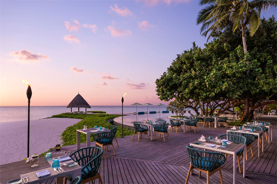 四季库达呼拉 - 珊瑚礁俱乐部餐厅图片4 - Four Seasons Resort Maldives at Kuda Hura Reef Club Photo 4