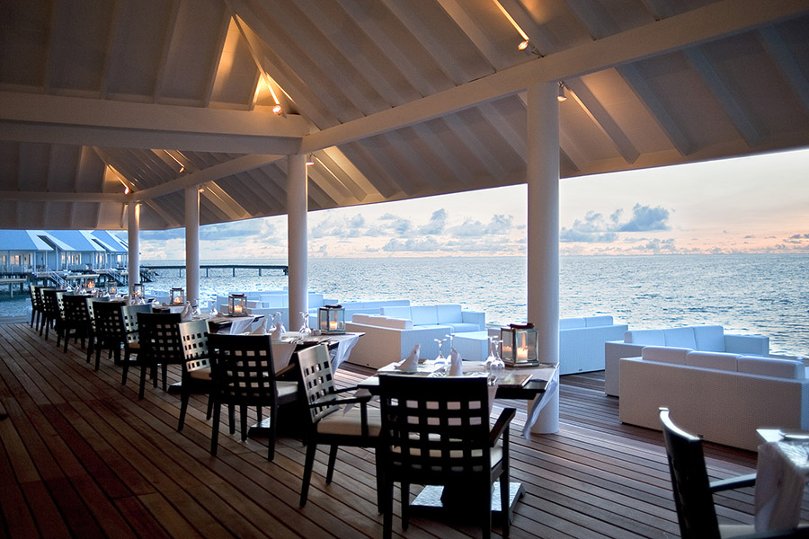钻石泰达芙士 - 水上餐厅图片3 - Diamonds Thudufushi Beach&Water Villas Aqua Over Water Restaurant Photo 3