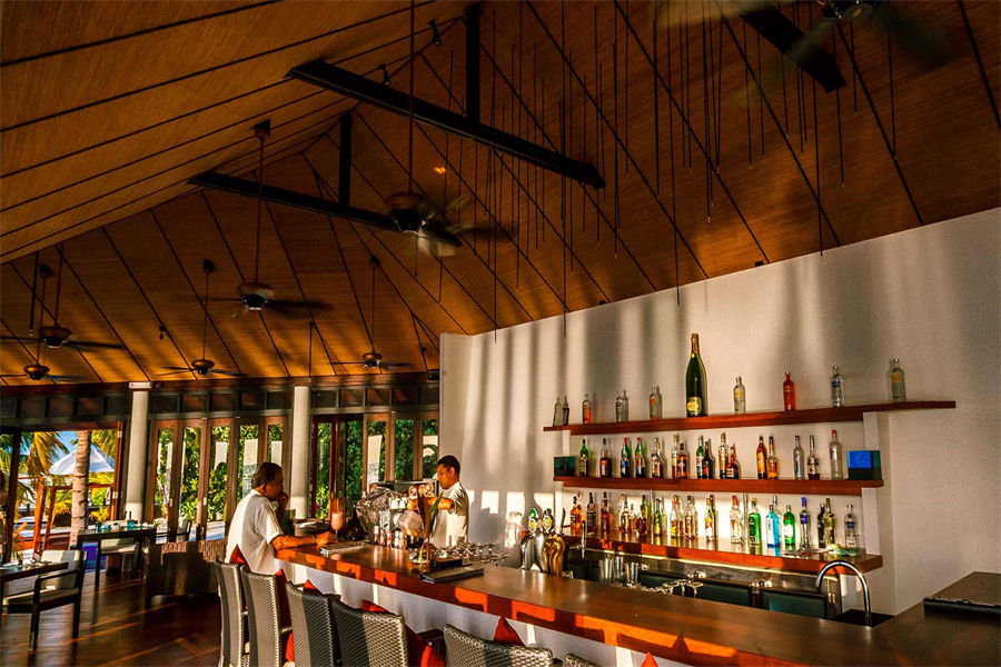 莉莉岛 - 泳池酒吧图片3 -  Lily Beach  Resort Aqva Pool Bar Photo 3