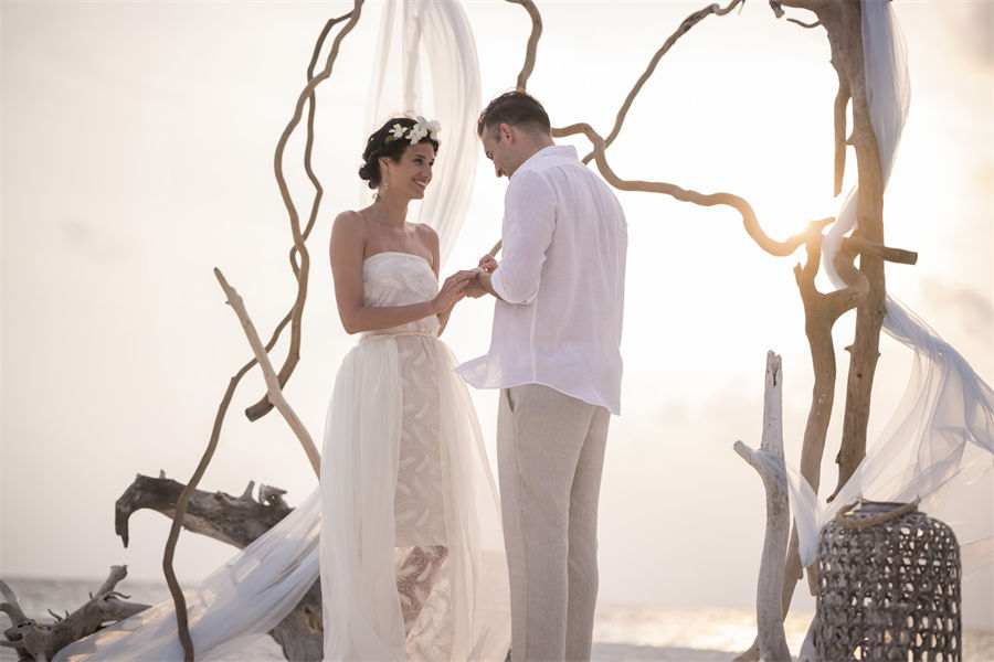 四季沃亚瓦私人岛 - 蜜月和婚礼图片1 - Four Seasons Private Island Maldives At Voavah Wedding & Honeymoon Photo 1