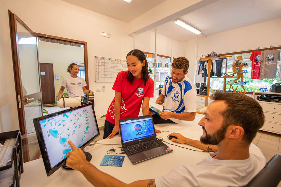 翡翠法斯曼度 - 潜水中心图片2 - Emerald Maldives Resort & Spa  Diving Center Photo 2
