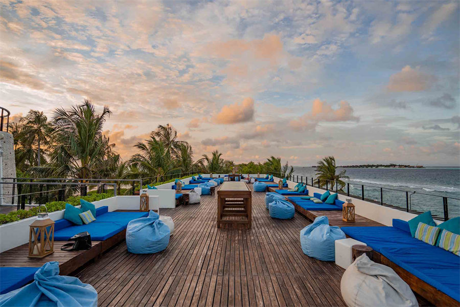 康杜玛 - 日落甲板酒吧图片1 - Holiday Inn Resort Kandooma Maldives  The Sunset Deck Photo 1