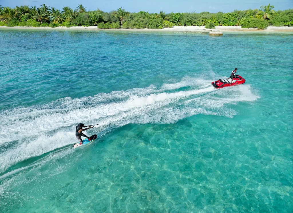 卡娜丽芙岛活动项目 - 水上运动探险 - Canareef Resort Maldives Activities