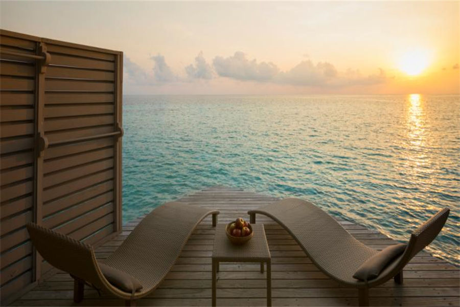 圣塔拉富士 - 豪华落日水上别墅图片3 - Centara Ras Fushi Resort & Spa Maldives Deluxe Sunset Overwater Villa Photo 3