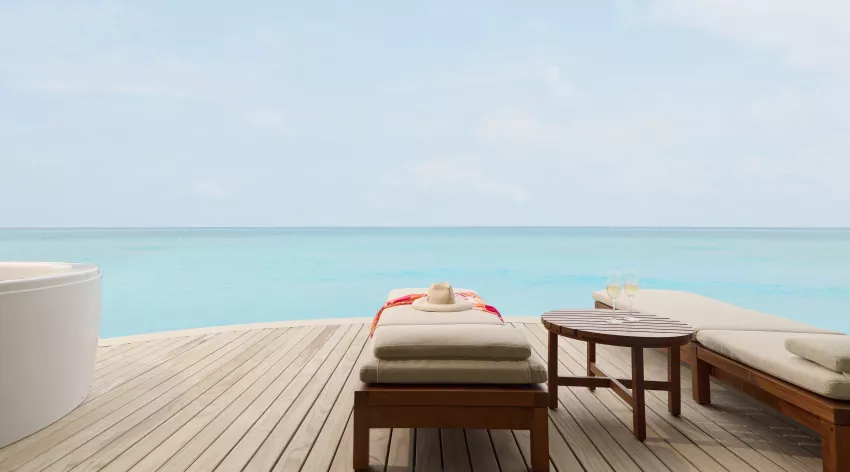 盛泰乐中央至尊 - 单卧水上带按摩浴缸别墅图片4 - Centara Grand Lagoon One-Bedroom Overwater Villa with Jacuzzi Photo 4