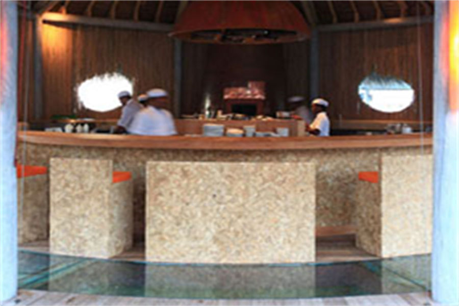 六善拉姆 - 水上主餐厅图片3 - Six Senses Latitude Laamu Longitude Photo 3