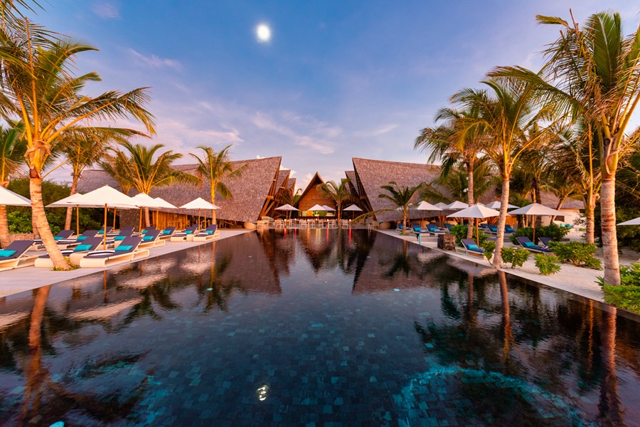 库勒迪瓦鲁 - 池畔烧烤餐厅图片2 - Kuredhivaru Resort and Spa Latitude 5.5 Photo 2