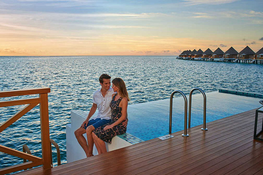 美居 - 日落水上泳池别墅图片4 - Mercure Maldives Kooddoo  Over Water Sunset Pool Villa Photo 4