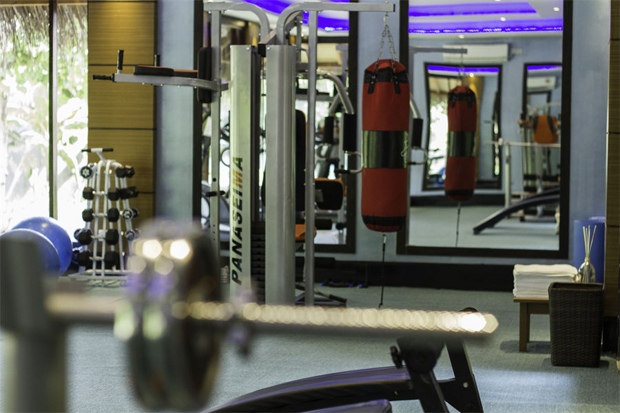 芙拉薇莉 - 健身房和网球场图片4 - Furaveri lsland Resort & Spa Fitness Center Photo 4