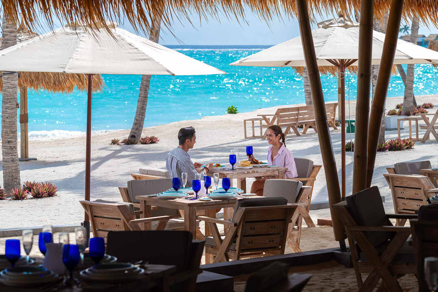 翡翠法斯曼度 - 海滩俱乐部烧烤餐厅图片1 - Emerald Maldives Resort & Spa  Beach Club Grill Restaurant Photo 1