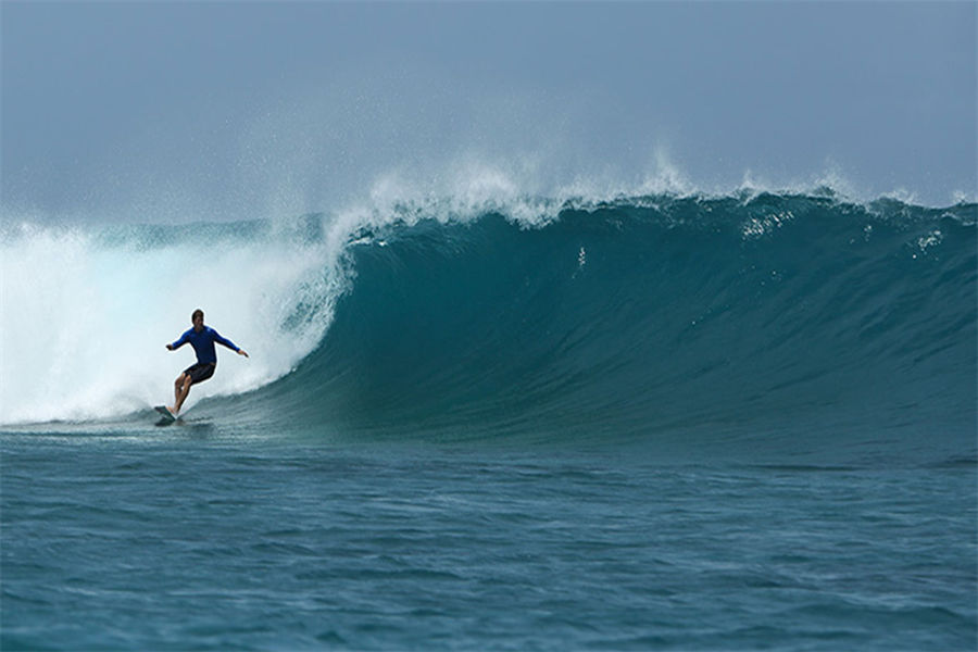 康杜玛 - 冲浪图片2 - Holiday Inn Resort Kandooma Maldives  Surfing Photo 2