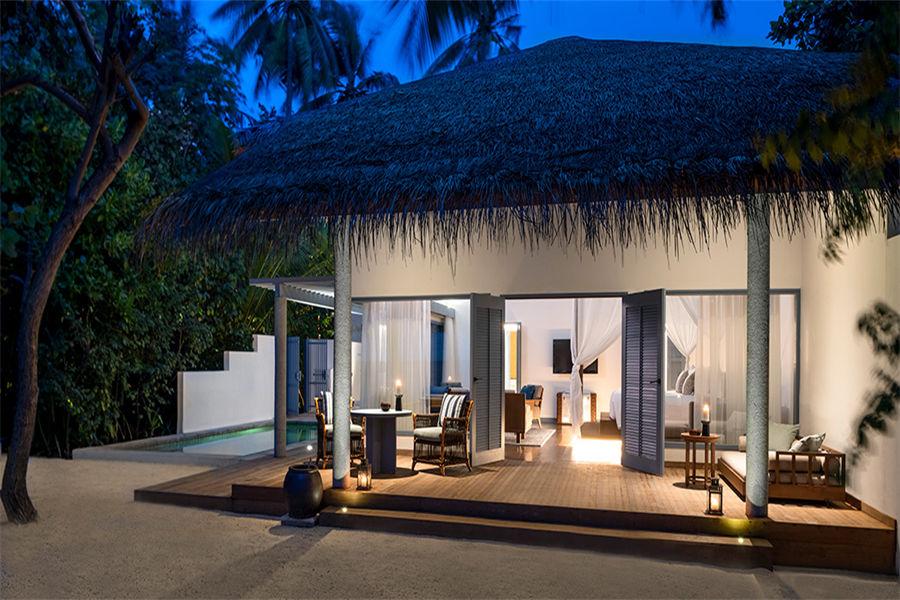 莱佛士 - 日落沙滩泳池别墅图片1 - Raffles Maldives Meradhoo Deluxe Beach Villa With Pool Photo 1