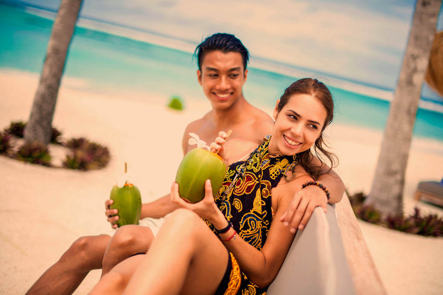 翡翠法斯曼度 - 日出泳池咖啡馆图片2 - Emerald Maldives Resort & Spa  Sunrise Café Photo 2